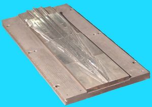 Flat wedge-type tool