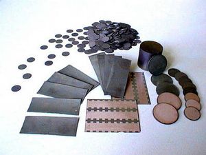 Piezoceramic oscillators for aerosol spraying of liquids