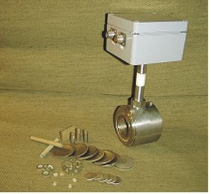 Vortex ultrasonic fluid flow sensing device